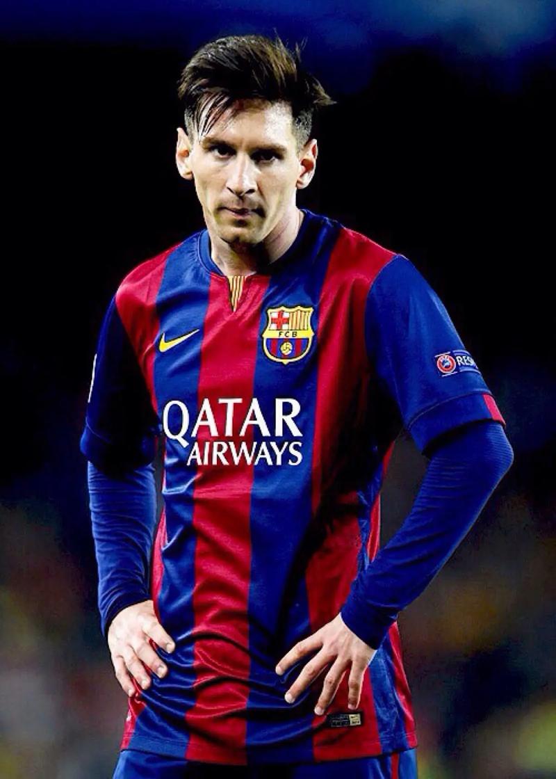 芒特：有一次赖斯躲在床底想要吓我，但他不小心露出了马脚（芒特回忆：赖斯曾躲床底想吓我，却不慎露馅）