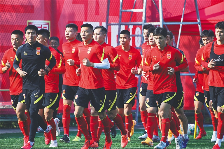 利物浦晒与毕包两场季前赛海报：维尔茨、范戴克、萨拉赫出镜（利物浦发布与毕尔巴鄂两场季前热身赛海报：维尔茨、范戴克、萨拉赫亮相）