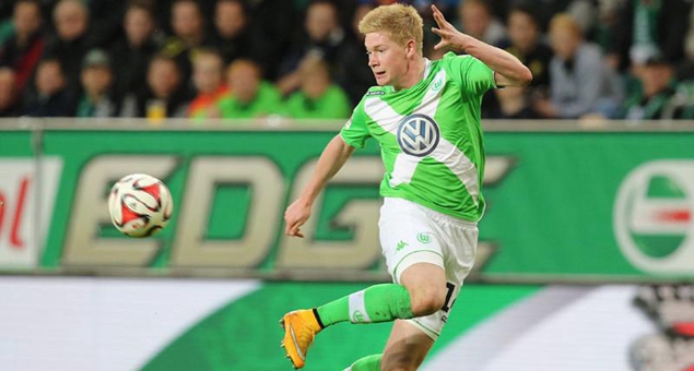 西媒：球迷抱怨新诺坎普座位间距太小，入口台阶高低不平（西媒：新诺坎普座椅间距过窄、入口台阶不平整引发球迷不满）