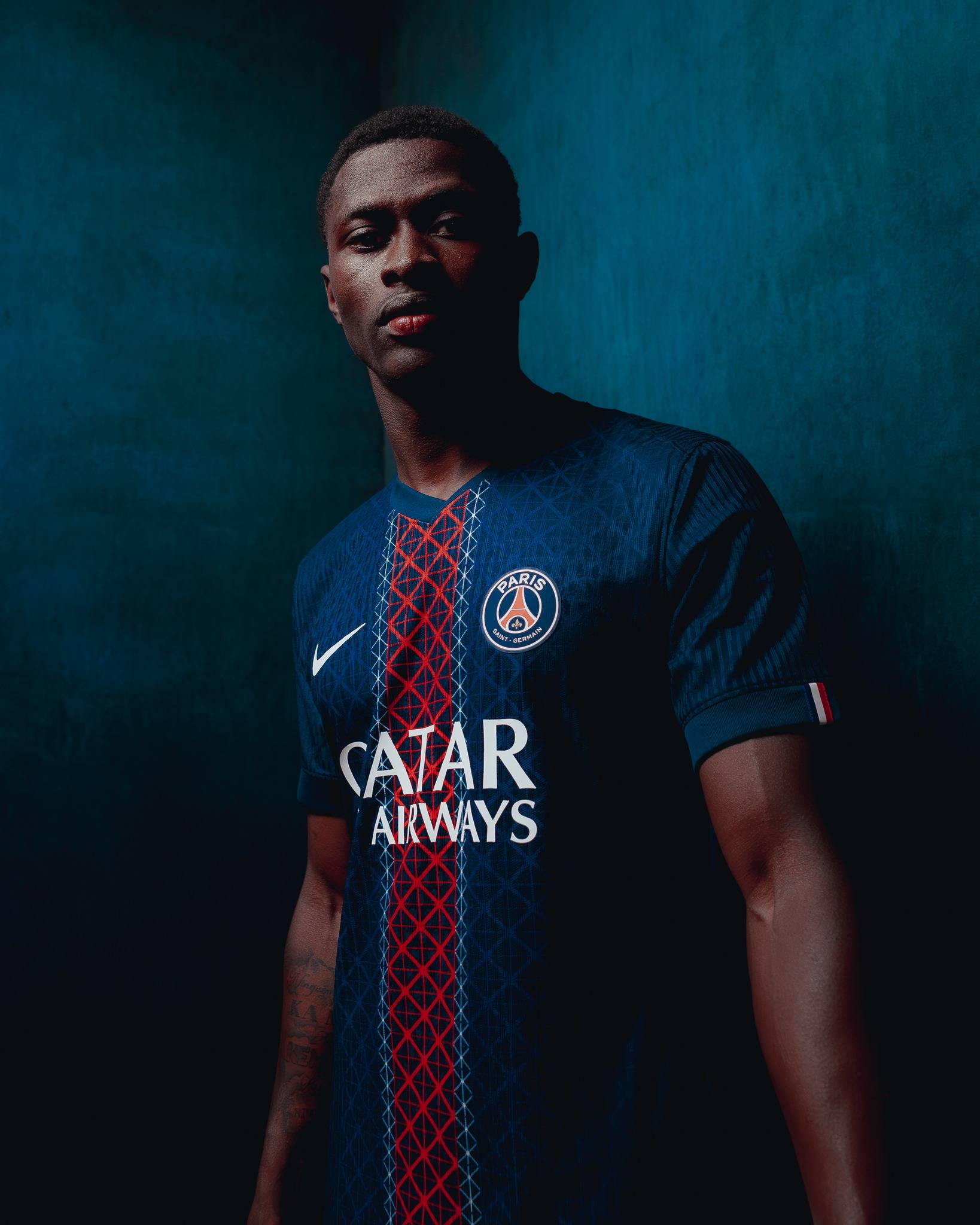 巴萨梅西进球破纪录欧冠历史时刻（梅西欧冠破纪录，巴萨见证历史一刻）