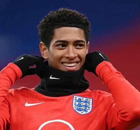 巴萨梅西助攻队友攻入制胜球（梅西送妙传 巴萨队友一锤定音）