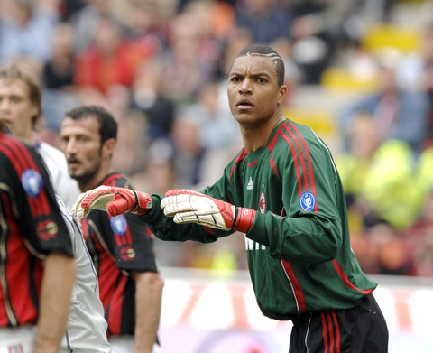 本赛季对阵意甲9强，仅垫底的佛罗伦萨输球场次比国米更多（本季对阵意甲九强，国米输球次数仅次于垫底的佛罗伦萨）