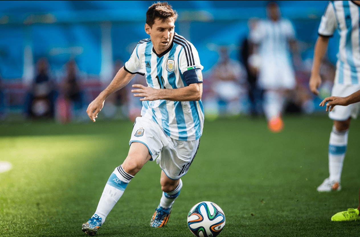 21世纪五大联赛外场球员出场时间榜：C罗、拉莫斯、梅西前3（21世纪五大联赛外场出场时间排行：C罗、拉莫斯、梅西位列前三）