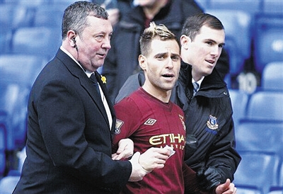 记者：西海岸下周二在杭州集结，杭州备战期间要踢一场热身赛（记者：西海岸队下周二赴杭集结，驻杭备战期间将进行一场热身赛）