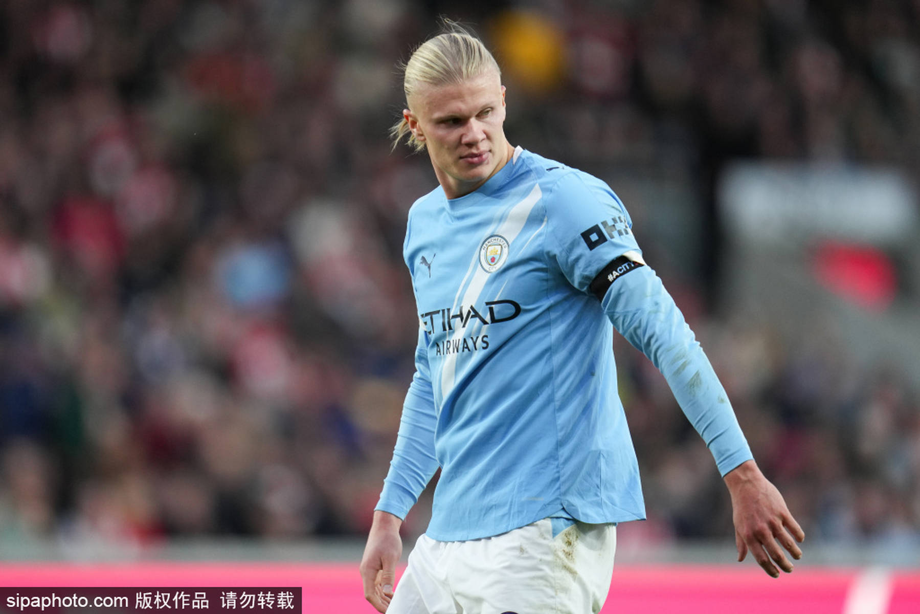 德天空&图片报：奥格斯堡已解雇瓦格纳，球队3胜1平8负排第14（图片报与德天空：奥格斯堡解雇瓦格纳，战绩3胜1平8负暂列第14）