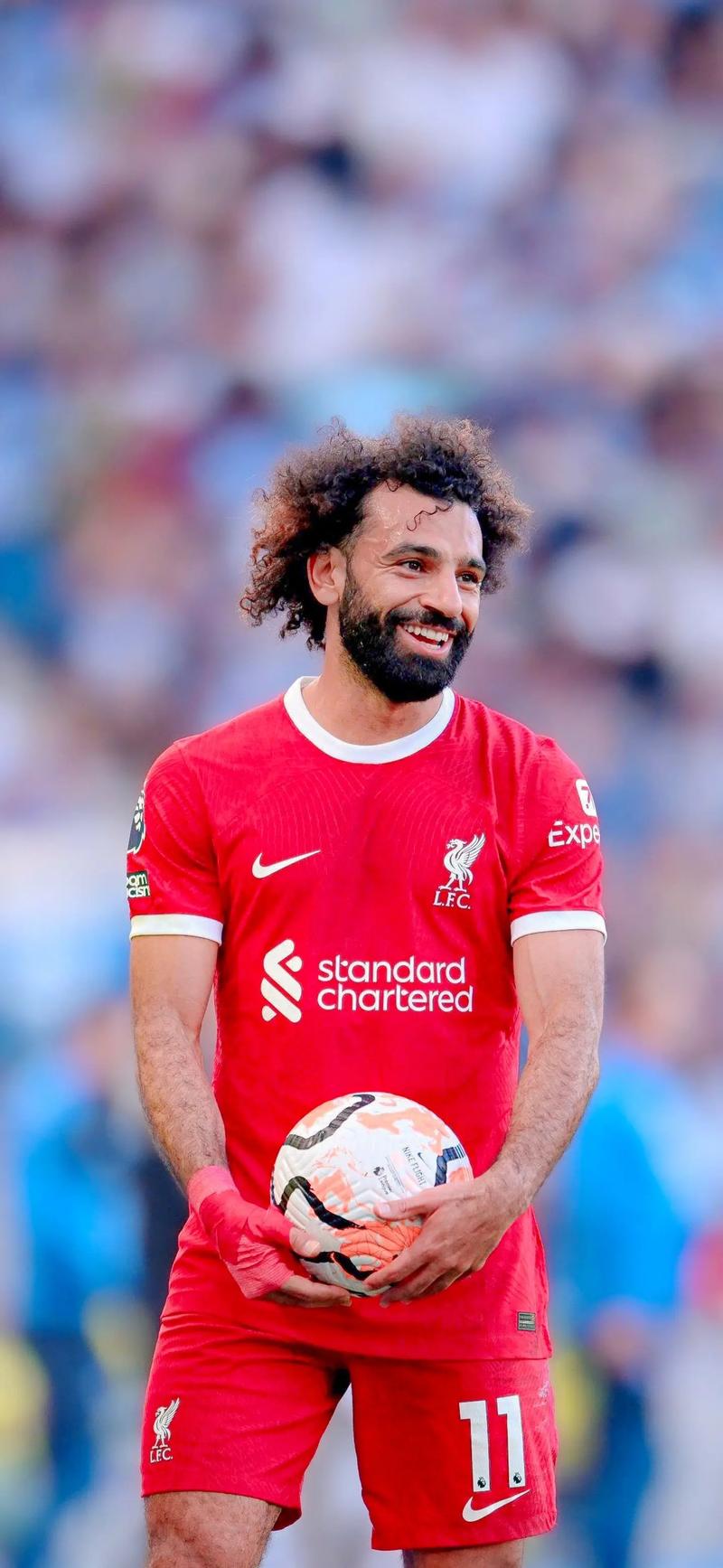 拜仁慕尼黑莱万帽子戏法再创纪录（拜仁莱万戴帽再次刷新纪录）