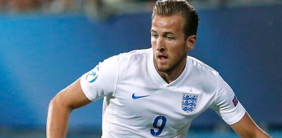 单场打入两粒头球，孔德是欧冠改制以来巴萨球员第一人（孔德单场梅开二度皆为头球，创欧冠改制后巴萨队史首例）