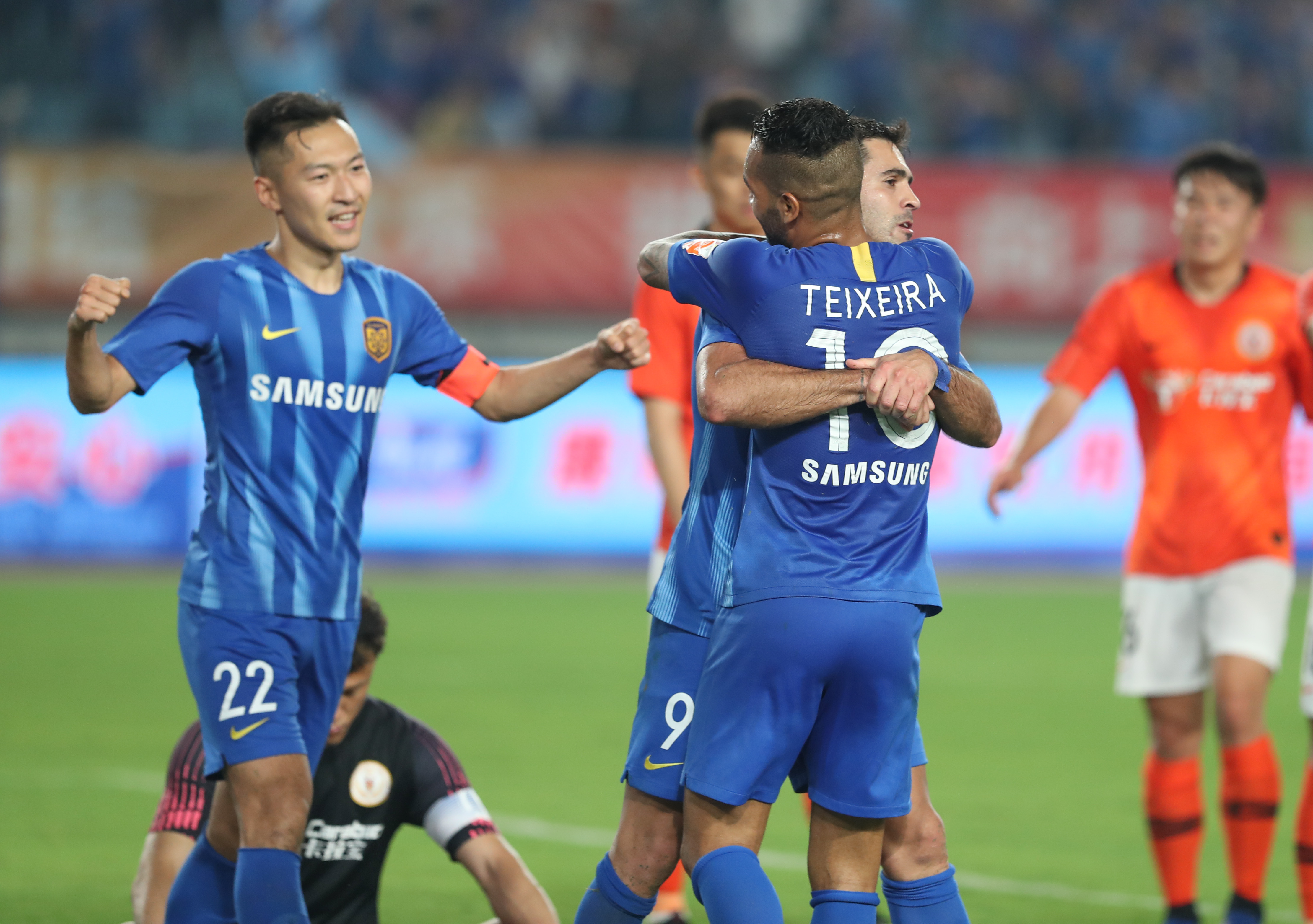 弗兰克：这是我代表浙江的最后一场比赛，我对这里充满了情感（弗兰克：身披浙江战袍的最后一战，我对这里满怀深情）