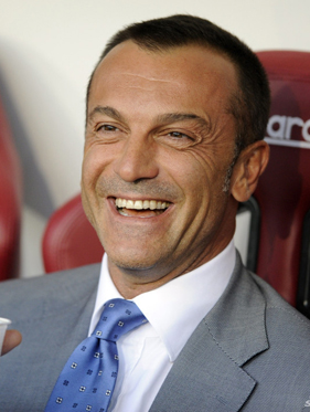 博主：戴琳曾点赞欠款相关新闻，并称熟人都清楚自己的为人（博主称戴琳曾为欠款新闻点过赞：称熟人皆知其为人）